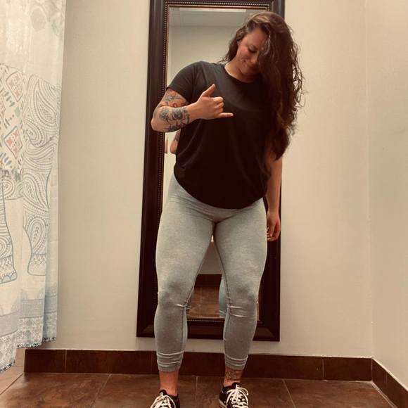 tay_jones001